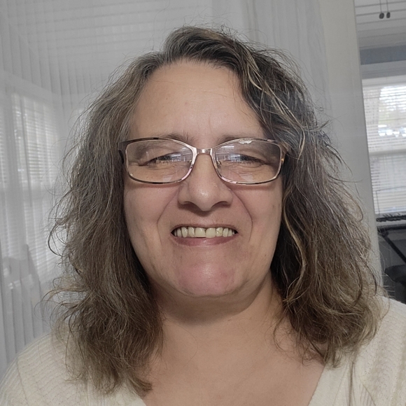 Meet your Posher, Karen - Picture 1 of 1